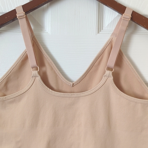 Spanx Seamless Power Sculpting Sleeveless V-neck Thong Bodysuit Soft Nude XL - Picture 9 of 11